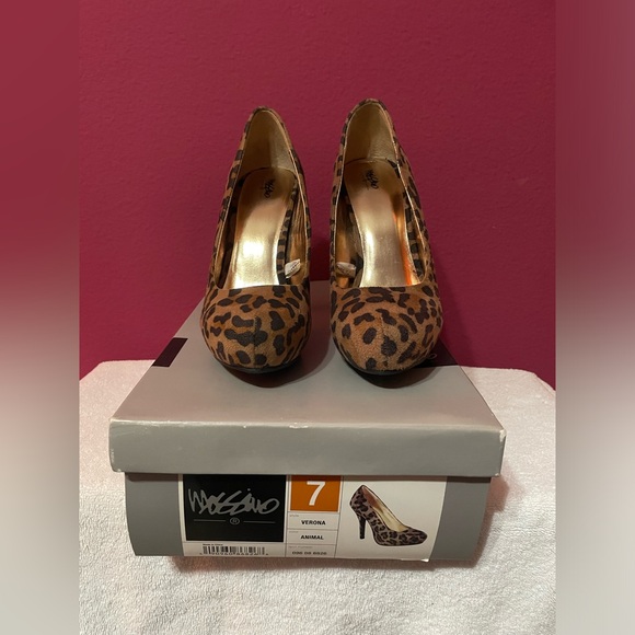 Mossimo Leopard Pumps / Heels - Picture 3 of 10